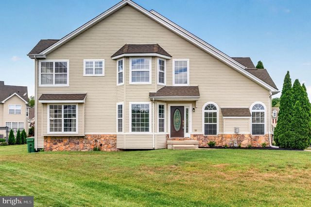 323 KESWICK DR, Swedesboro, NJ 08085