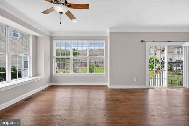 323 KESWICK DR, Swedesboro, NJ 08085
