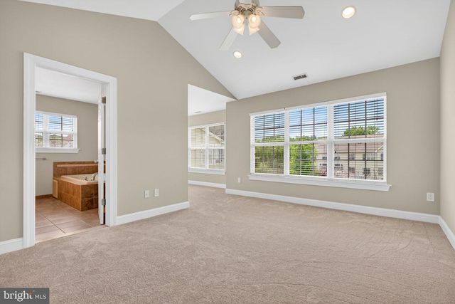 323 KESWICK DR, Swedesboro, NJ 08085