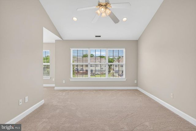 323 KESWICK DR, Swedesboro, NJ 08085