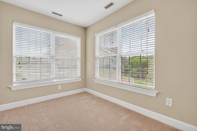 323 KESWICK DR, Swedesboro, NJ 08085