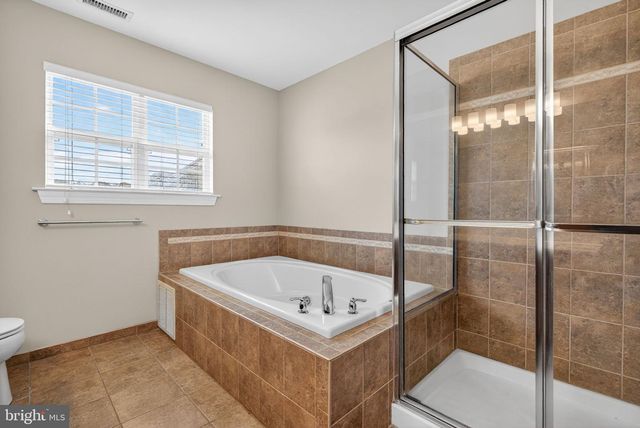 323 KESWICK DR, Swedesboro, NJ 08085