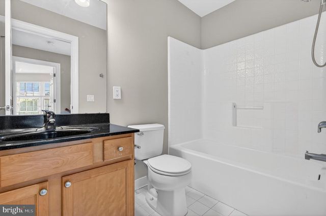 323 KESWICK DR, Swedesboro, NJ 08085