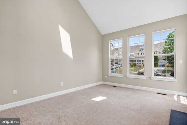 323 KESWICK DR, Swedesboro, NJ 08085