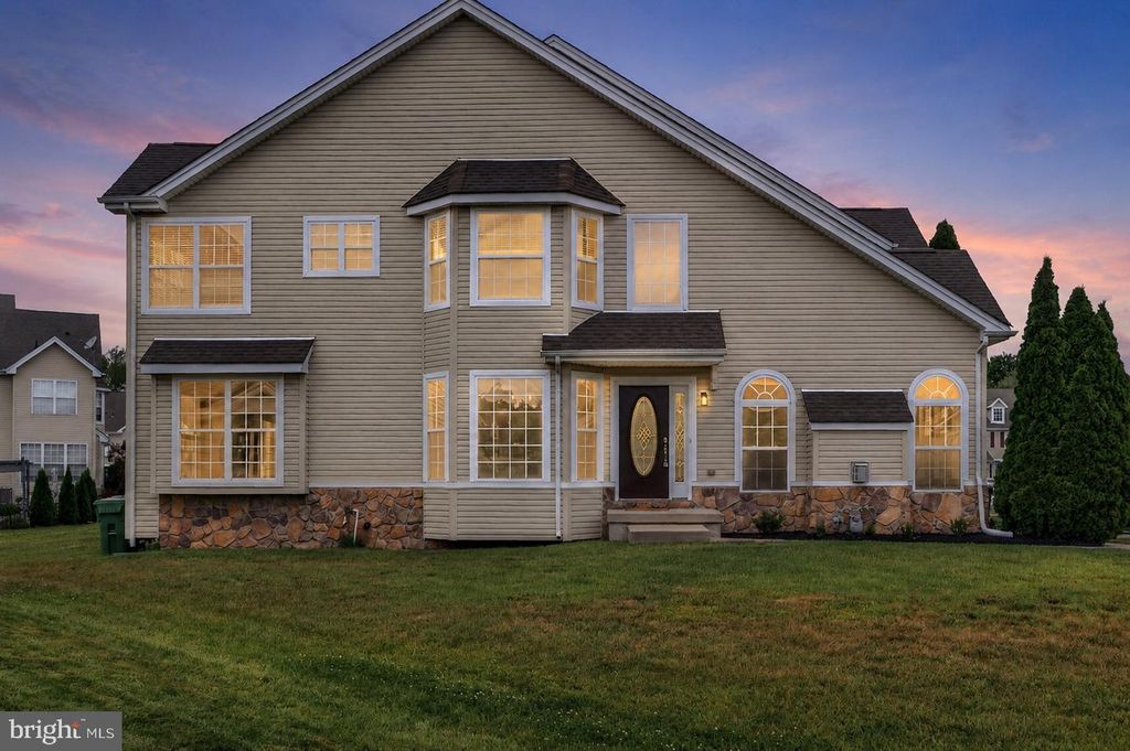 323 KESWICK DR, Swedesboro, NJ 08085