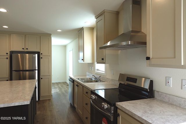 1011 N 34th Ave Trlr 59, Yakima, WA 98902