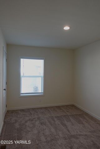 1011 N 34th Ave Trlr 59, Yakima, WA 98902