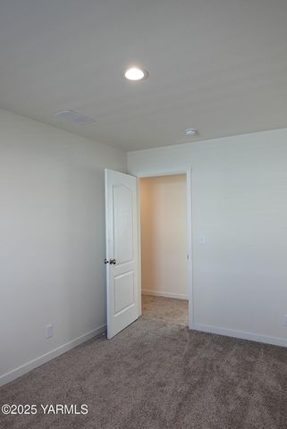 1011 N 34th Ave Trlr 59, Yakima, WA 98902