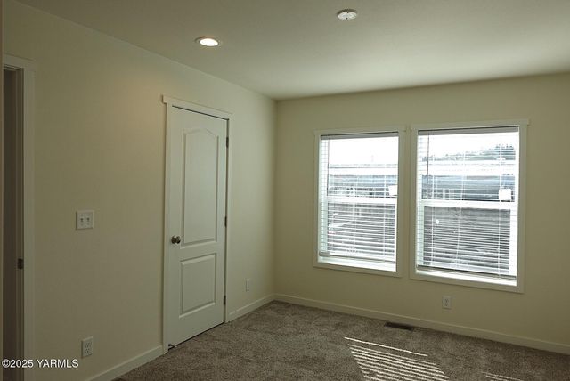 1011 N 34th Ave Trlr 59, Yakima, WA 98902