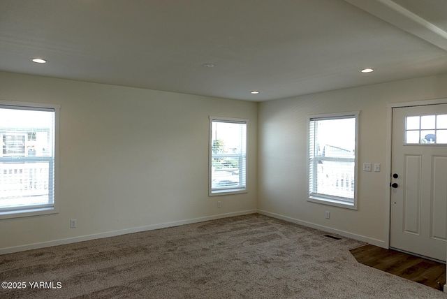 1011 N 34th Ave Trlr 59, Yakima, WA 98902