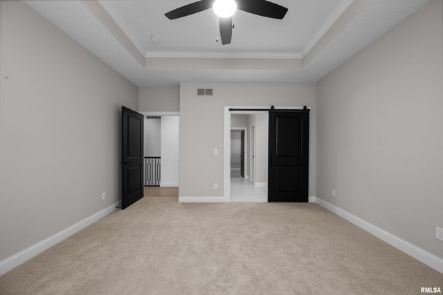 5188 S RICHMOND Circle, Bettendorf, IA 52722