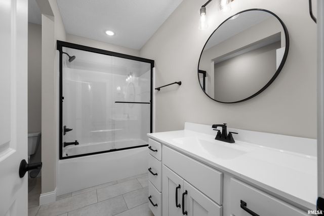 5188 S RICHMOND Circle, Bettendorf, IA 52722