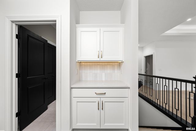 5188 S RICHMOND Circle, Bettendorf, IA 52722