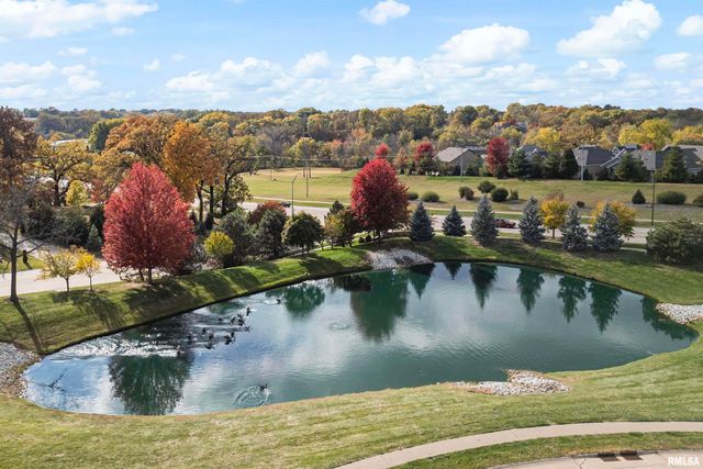 5188 S RICHMOND Circle, Bettendorf, IA 52722