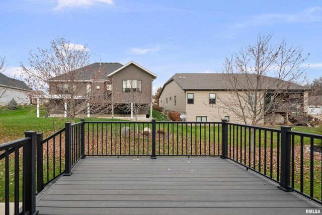 5188 S RICHMOND Circle, Bettendorf, IA 52722