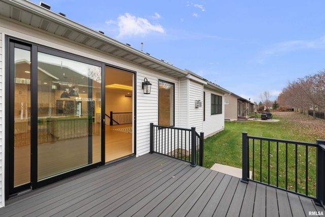 5188 S RICHMOND Circle, Bettendorf, IA 52722