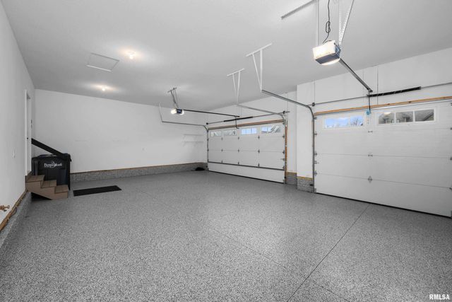 5188 S RICHMOND Circle, Bettendorf, IA 52722