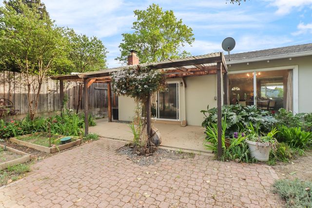 7219 Saffron Way, Citrus Heights, CA 95621