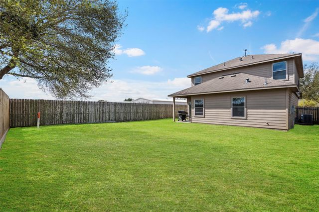 1102 Pecos Pass Drive, Richmond, TX 77406