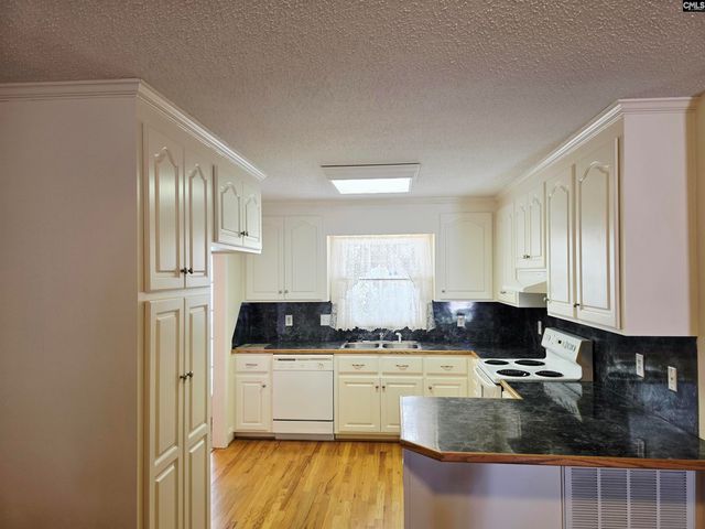 52 Freedom Lane, Lugoff, SC 29078