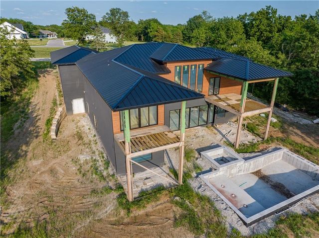 14 Tomahawk Circle, Lake Winnebago, MO 64034