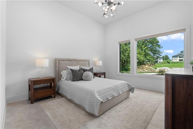 14 Tomahawk Circle, Lake Winnebago, MO 64034