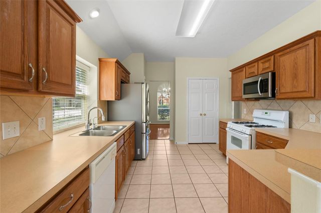 5407 Summer Oak Drive, Pasadena, TX 77505