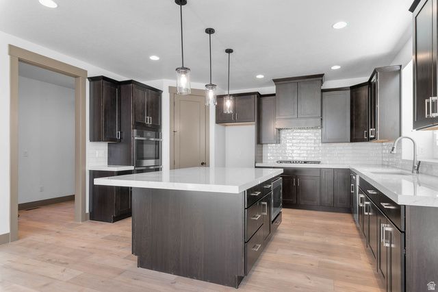 2724 E MOUNT JORDAN RD, Sandy, UT 84092