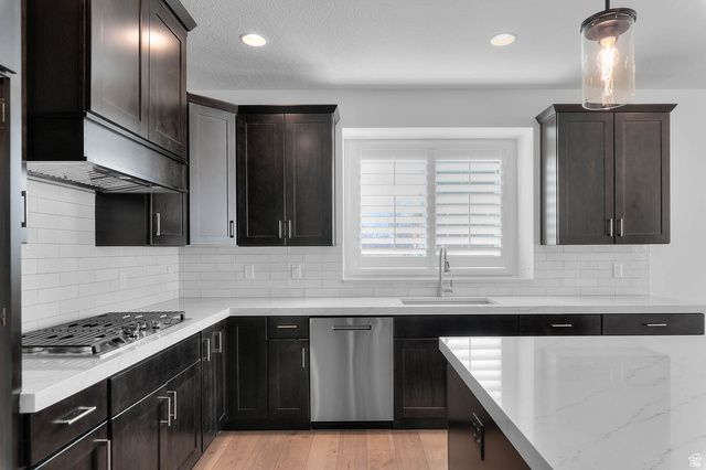 2724 E MOUNT JORDAN RD, Sandy, UT 84092