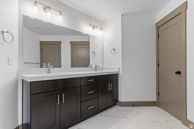 2724 E MOUNT JORDAN RD, Sandy, UT 84092