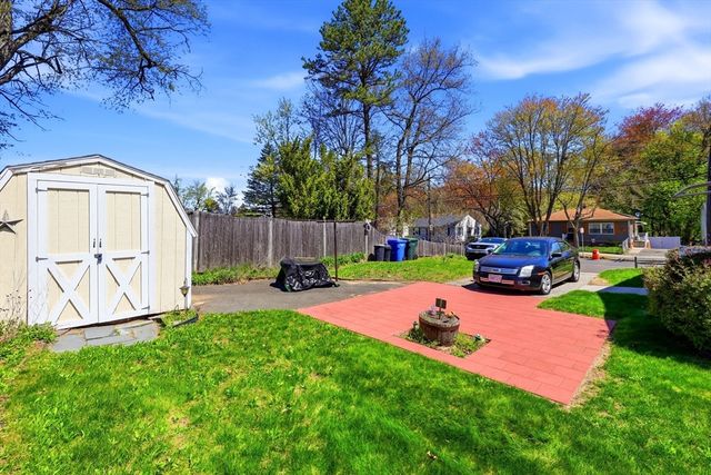 240 Pasco Rd, Springfield, MA 01151