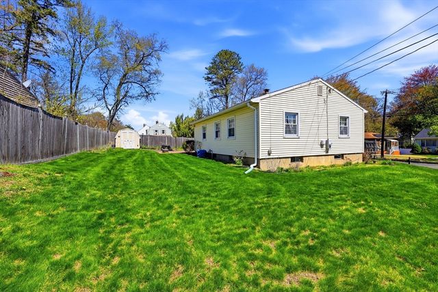 240 Pasco Rd, Springfield, MA 01151