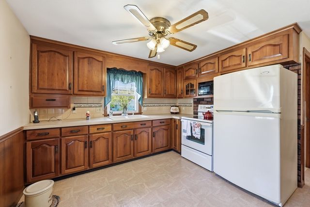 240 Pasco Rd, Springfield, MA 01151