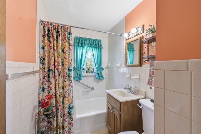 240 Pasco Rd, Springfield, MA 01151