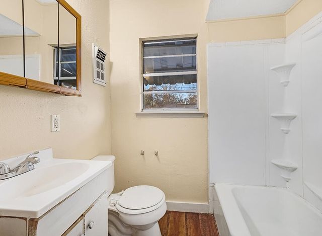 733 Arizona Avenue, Wake Village, TX 75501