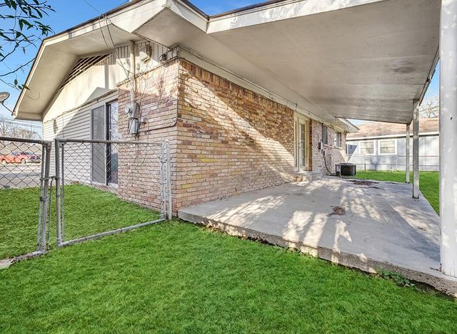 733 Arizona Avenue, Wake Village, TX 75501