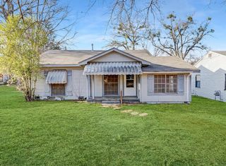 733 Arizona Avenue, Wake Village, TX 75501