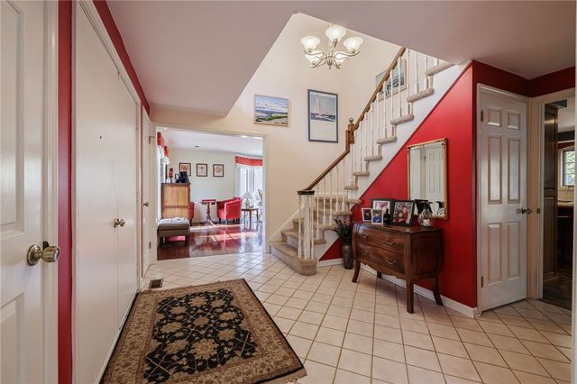 4 Le Pere Drive, Pittsford, NY 14534