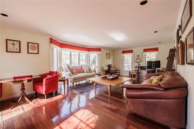 4 Le Pere Drive, Pittsford, NY 14534