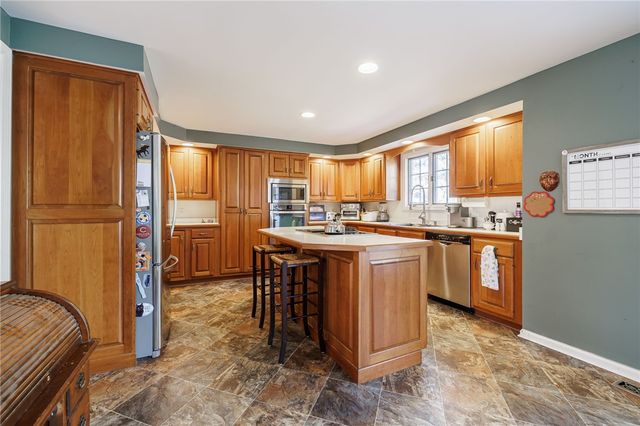 4 Le Pere Drive, Pittsford, NY 14534