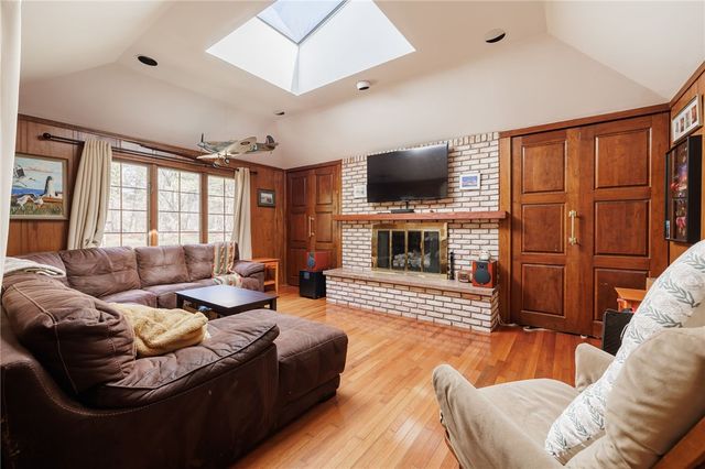 4 Le Pere Drive, Pittsford, NY 14534