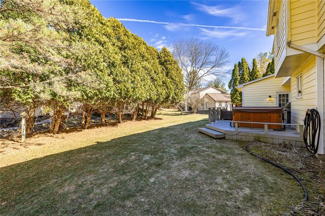 4 Le Pere Drive, Pittsford, NY 14534