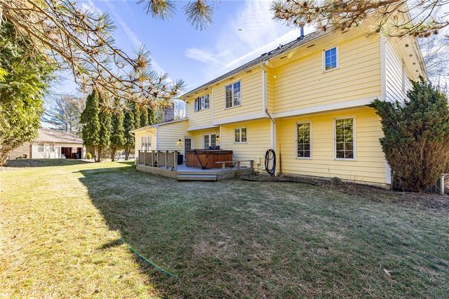 4 Le Pere Drive, Pittsford, NY 14534