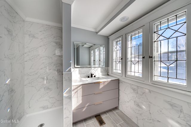 195 Guy Park Avenue, Amsterdam, NY 12010