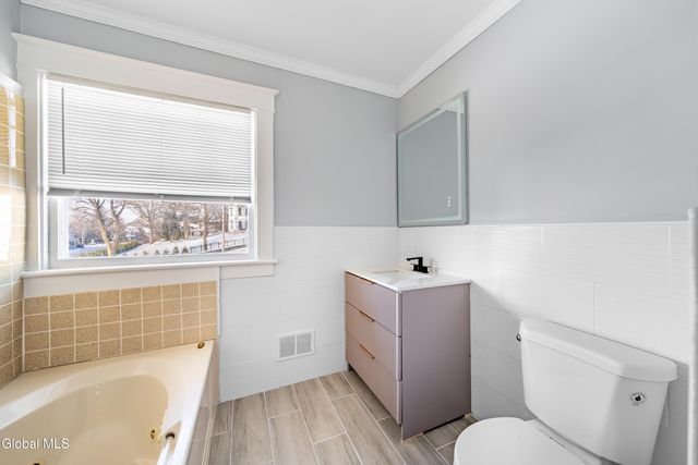 195 Guy Park Avenue, Amsterdam, NY 12010