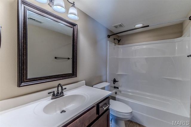 111 Greythorn Court, St Robert, MO 65584