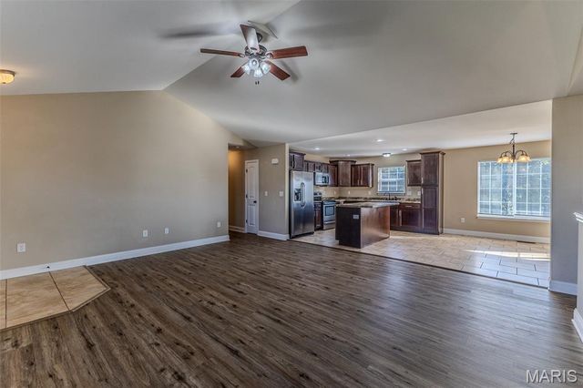 111 Greythorn Court, St Robert, MO 65584