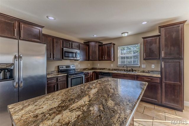 111 Greythorn Court, St Robert, MO 65584