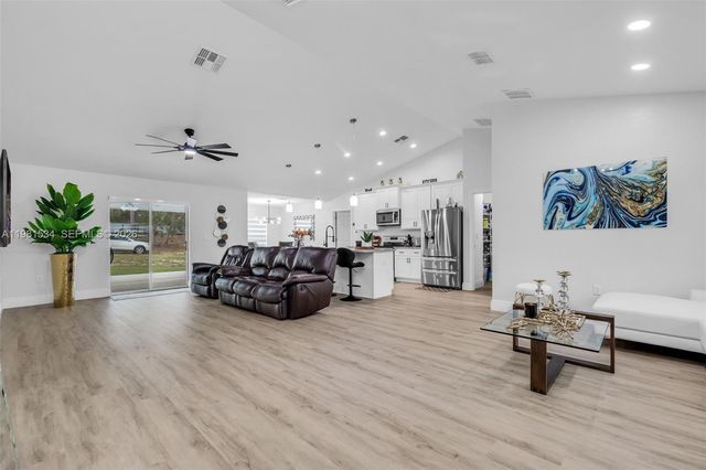 13822 SW 61 Pl Road, Ocala, FL 34481