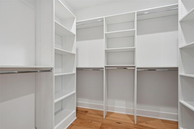 17321 North Valley Drive, Urbandale, IA 50323